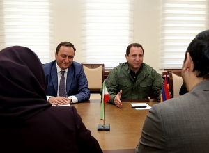 Armenian Defense Minister receives outgoing Ambassador of Iran