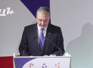 Թավշյա հեղափոխությունը զերծ էր աշխարհաքաղաքական կողմնորոշումից․ ԱԳ նախարար