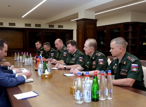 Министр обороны Армении принял делегацию военной полиции МО РФ
