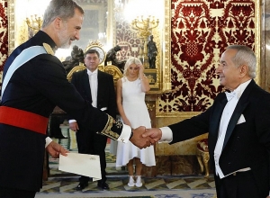 Посол Кармиршалян вручил верительные грамоты королю Испании Филиппу VI