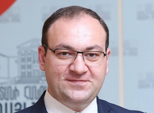 Может ли депутат действовать вне фракции? Комментарий