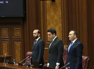 С гимна РА стартовала работа третьей сессии НС: ПРЯМОЙ ЭФИР