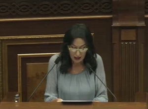 Наира Зограбян обратилась к дорогим животным