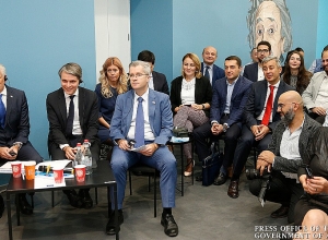 Премьер-министр встретился с представителями гражданского общества