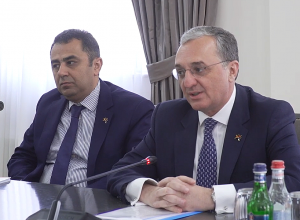 Զոհրաբ Մնացականյանն ընդունեց Ֆրանսիայի Ազգային Ժողովի պատգամավորներին
