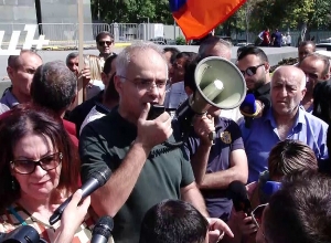 «Կռիվը շարունակվում է».Լեւոն Զուրաբյանն առաջնորդեց երթը