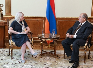 Армен Саркисян провел прощальную встречу с послом Великобритании в Армении