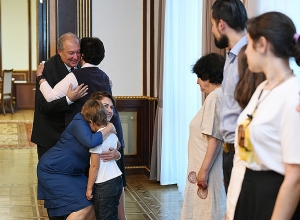 Потомков Ованнеса Туманяна приняли в президентской резиденции