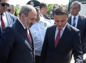 Никол Пашинян Армену Саркисяну представил предложение об увольнении Валерия Осипяна