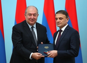 Президент подписал указ об освобождении Валерия Осипяна от должности начальника полиции