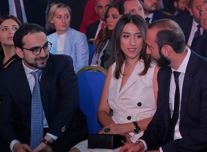 Մասնակցեցի անկախության տոնի միջոցառումներին. Արարատ Միրզոյանը լուսանկարներ է հրապարակել