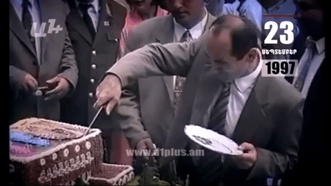 Календарь: 23-е сентября: Чем недоволен Вазген Саркисян и чему удивляется Левон Зурабян