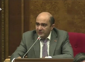 Քրեական հետապնդման ենթարկվող մարդիկ այդ գումարները չպետք է ստանան․Էդմոն Մարուքյան