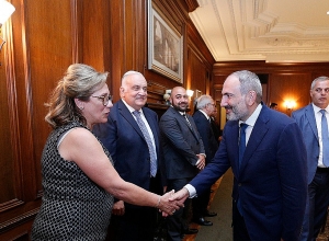 Նիկոլ Փաշինյանը հանդիպել է ՀՅԴ ներկայացուցիչների հետ