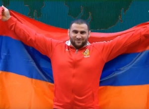 Ծանրորդ Սիմոն Մարտիրոսյանը՝ աշխարհի կրկնակի չեմպիոն