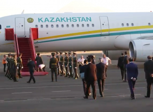 Presidents welcomed at Zvartnots International Airport