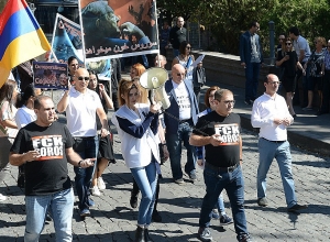 LIVE: срочный митинг ВЕТО напротив Матенадарана