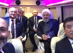 В новом селфи Пашиняна уже с Путиным и Рохани