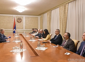 Бако Саакян встретился с Френком Паллоне