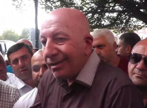 Վա՞տ ա, որ փող ենք աշխատում․ մեզ ոնցոր նախանձեն․ ավտոներկրողներն ակցիա էին անում