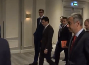 «Անհեթեթ լուրեր են». Նիկոլ Փաշինյանը՝ Դավիթ Տոնոյանի ազատման լուրերի մասին