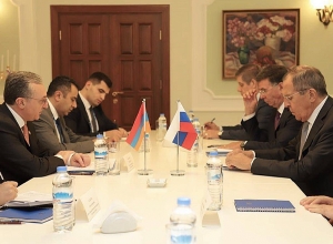 На встрече Зограб Мнацаканян Сергей Лавров поднимался вопрос мирного урегулирования проблемы НКР