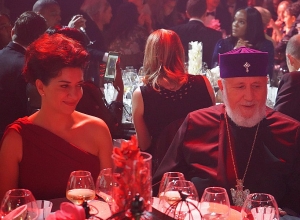 Анна Акопян присутствовала на благотворительном вечере Швейцарского Красного креста в честь Армении