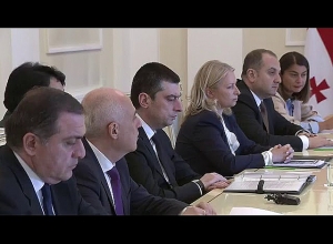 Վրաստանի վարչապետ Գեորգի Գախարիայի հետ հանդիպումը շարունակվել է  ընդլայնված կազմով