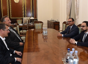 Տիգրան Ավինյանը հանդիպել է Նուբար Աֆեյանի հետ.