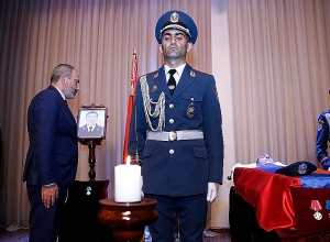 Nikol Pashinyan attends slain Yerevan police officer’s funeral