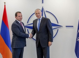 Министр обороны Армении с рабочим визитом отбыл в Брюссель