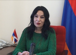 Наири Унанян никогда ничего не скажет, потому что он неадекватен: Наира Зограбян