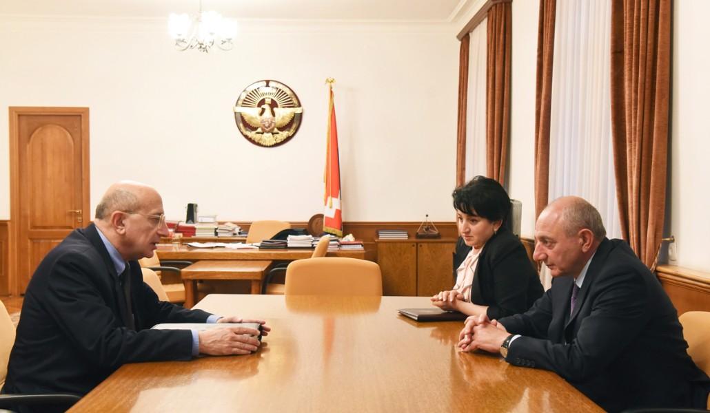 311019StephanMnacakanyan