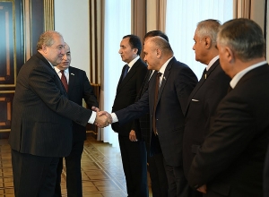 Արմեն Սարգսյանն ընդունել է Տաջիկստանի խորհրդարանի նախագահ Շուքուրջոն Զուխուրովին