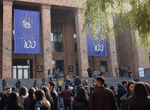 Акция протеста по требованию отставки Араика Арутюняна: Прямой эфир