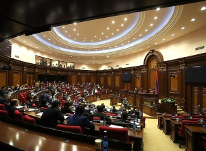 Դուք չէ, որ մեզ պետք է ասեք, թե ով է մեզ իշխանություն տվել. լեզվակռիվ  Միրզոյանի և Ուրիխանյանի միջև