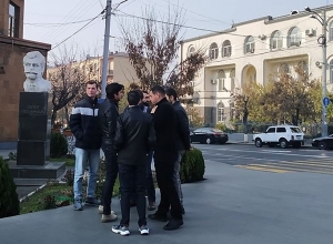 Հեղափոխություն է տեղի ունեցել, բայց այն մուտք չի գործել իրավապահ համակարգ․ ակցիա՝ Ոստիկանության շենքի դիմաց