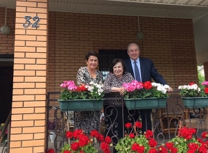 Гоар Варданян является ярким примером самоотверженного служения Родине и самоотверженной преданности избранному делу: президент