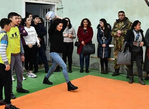 Анна Акопян посетила приграничное село Мовсес