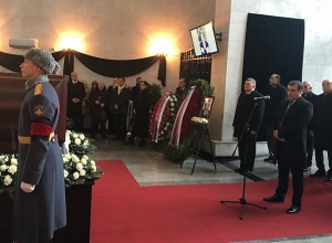 Армен Саркисян принял участие в церемонии прощания с Гоар Варданян