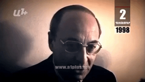 Календарь: 2-е декабря: Вазген Манукян впервые после беспорядков входит в НС