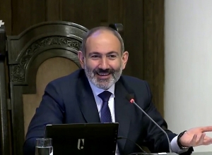 С ума сойти можно, хочешь открыть окно и... Никол Пашинян