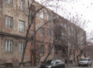 Ամրացում՝ ԲԳՎ-ի փոխարեն. վթարային շենքի բնակիչների բողոքը