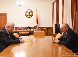 Бако Саакян принял Анджея Каспшика