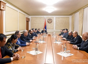 Бако Саакян принял делегацию НС РА