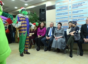 Анна Акопян и посол РФ в РА Сергей Копиркин посетили Гематологический центр