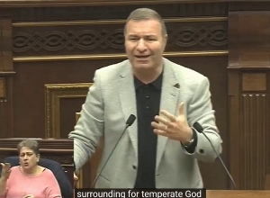 Գալիս է նախարարություններից ռազմավարություններ և այլ պետական փաստաթղթեր,որոնք դպրոցական մակարդակի են