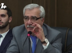 Միջադեպ Անդրանիկ Քոչարյանի և լրագրողի միջև՝ «Իմ քայլը» խմբակցության ասուլիսի ժամանակ