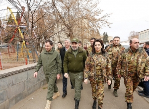Премьер-министр Пашинян и госпожа Анна Акопян накануне Нового года посетили общины Тавушской области