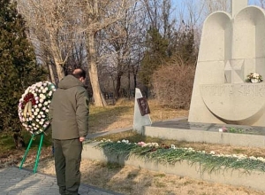 Давид Тоноян посетил Ераблур, почтил память погибших